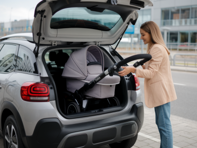 Comment vérifier que votre poussette rentre dans le coffre d'une citadine sans surprises : mesures, astuces et exemples concrets