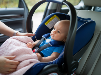 Quelle poussette choisir pour un bébé souffrant de reflux gastro‑œsophagien : inclinaison, maintien et modèles recommandés